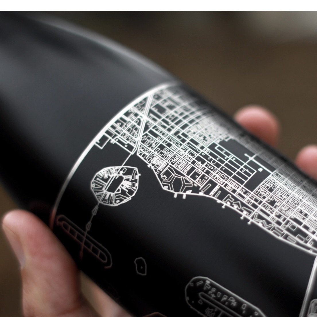 Chesapeake - Virginia Map Insulated Bottle in Matte Black - Drinkware