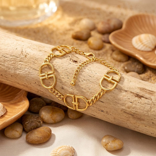 Luxe Gold Linked Letter D Heritage Anklet