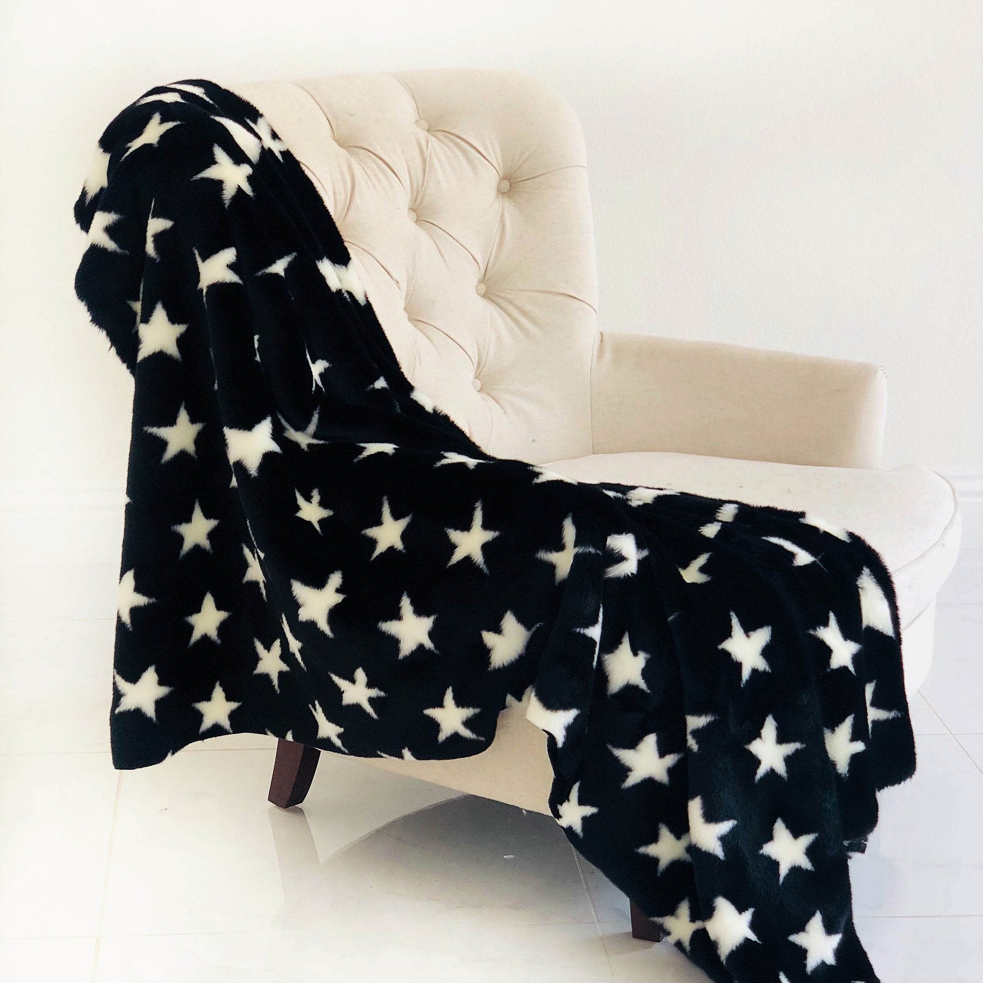 Black and White Stars Soft Handmade Luxury Throw Blanket - Home & Garden - Home Textile - Bedding