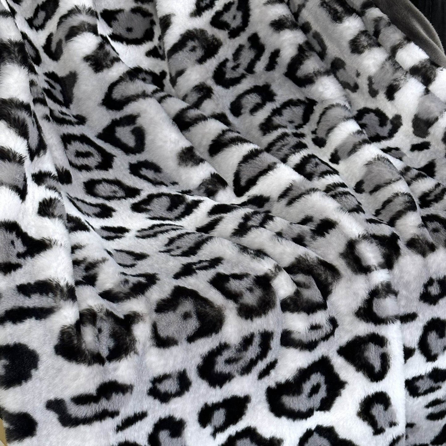 Plutus Gray Silver Jaguar Faux Fur Luxury Throw Blanket - Home & Garden - Home Textile - Bedding