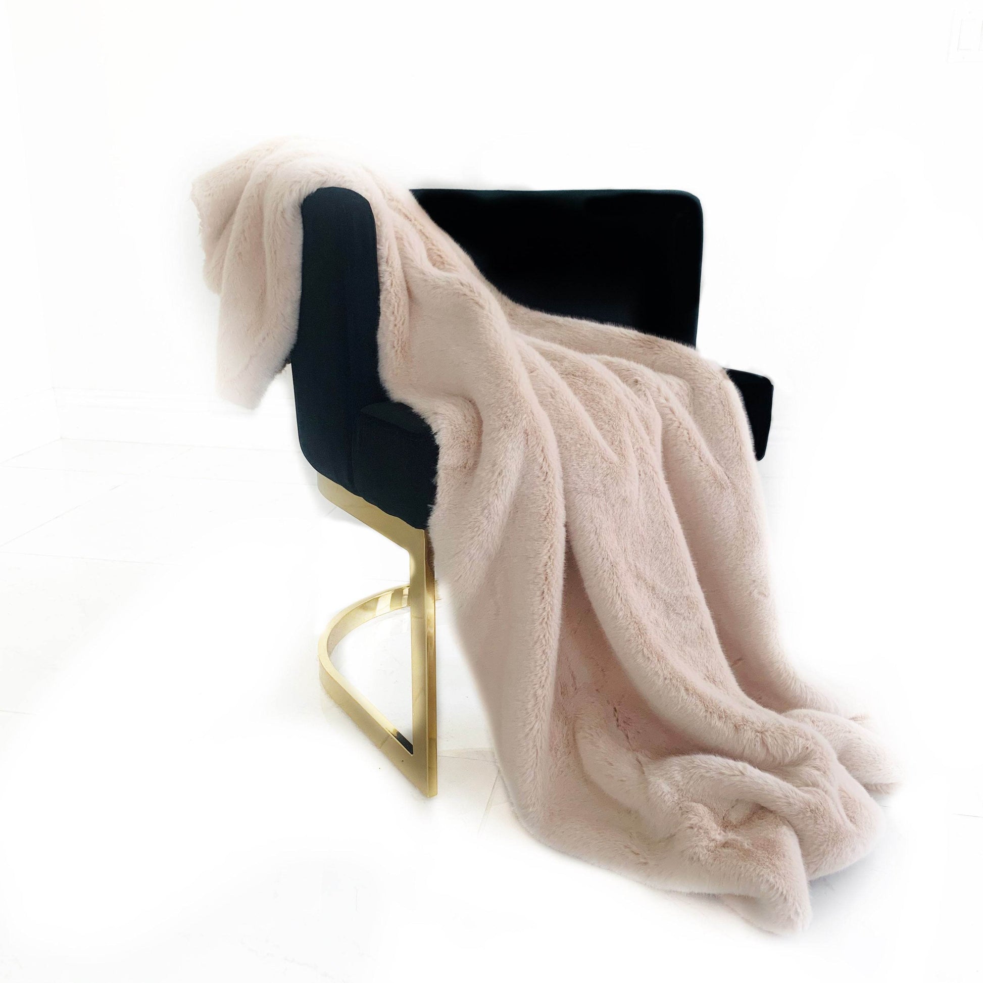 Plutus Pink Plush Faux Fur Luxury Throw Blanket - Home & Garden - Home Textile - Bedding